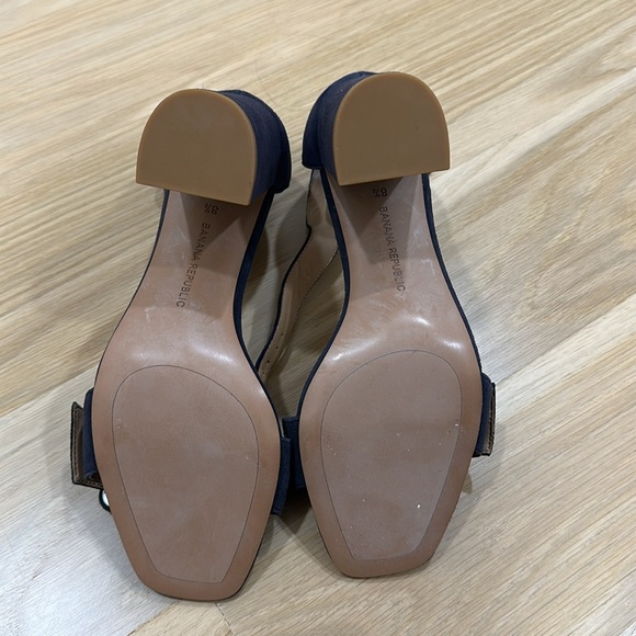 Banana Republic suede buckle block heels! - Picture 4 of 5
